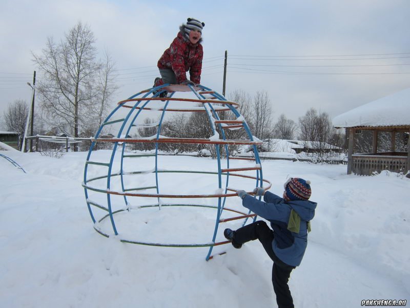 На прогулке. Февраль  2013 г.